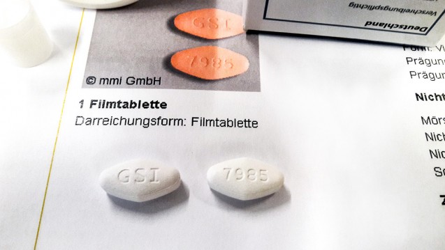 Die Tabletten aus den gefälschten Harvoni-Packungen sind weiß statt orange, enthalten aber die Wirkstoffe in Originalkonzentration. (Foto: BfArM)