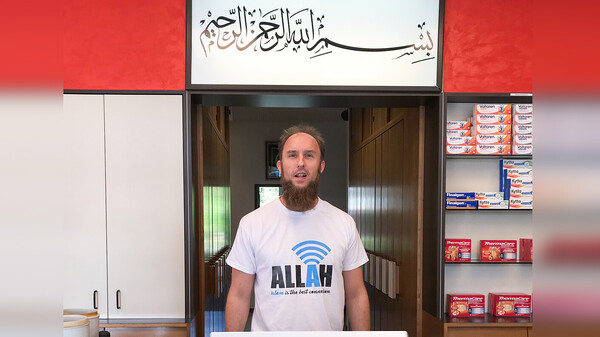 Konvertierter Apotheker will seine Kunden vom Islam überzeugen