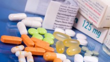 Neue Arzneimittel: Welche Risiken im Versorgungsalltag auftreten können, ist bei der Zulassung noch ungewiss. (Foto: grafikplusfoto/Fotolia)