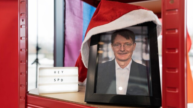 Das Weihnachtsgeschenk aus dem BMG dürfte die Apotheken nicht erfreuen. (Foto: IMAGO / Stefan Zeitz)