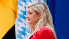 Apotheker-Himmel Bayern: Gesundheitsministerin Melanie Huml (CSU) will sich einsetzen. (Foto: dpa)