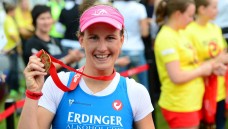 Julia Gajer, Apothekerin und Profisportlerin, will auch im nächsten Jahr beim Ironman auf Hawaii dabei sein. (Foto: Privatbrauerei ERDINGER Weißbräu)
