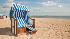 Getrübte Strandidylle: Mit steigenden Wassertemperaturen steigt die Gefahr für das Auftreten von Vibrionen-Infektionen. (Foto: UsedomCards.de / Fotolia)