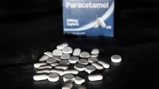 Das britische Gesundheits-Institut NICE empfiehlt, Halsschmerzen erst einmal mit Paracetamol zu behandeln, bevor Antibiotika verordnet werden. (Foto: Picture Alliance)