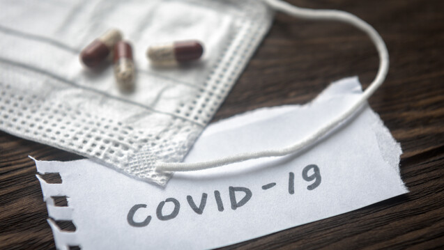 Der Arzneimitteleinsatz rund um COVID-19 ist bislang kaum erforscht, umso wichtiger sind Nebenwirkungsmeldungen. ( r / Foto: scaliger / stock.adobe.com)
