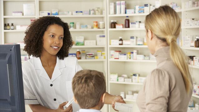 Arzneimittel werden nicht immer korrekt angewendet – auch wenn Patienten denken, sie wissen wie es geht. (m / Foto: Monkey Business / stock. adobe.com)