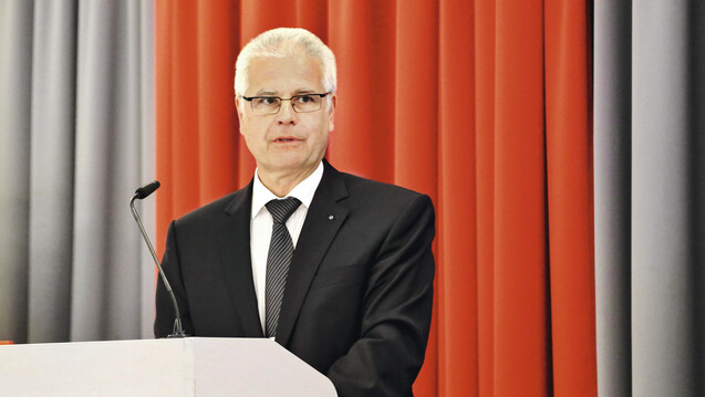 Bayerns Kammerpräsident Thomas Benkert kritisiert den Beschluss der Ärzteschaft zur teilweisen Aufhebung des Fernbehandlungsverbotes. (Foto: BLAK)