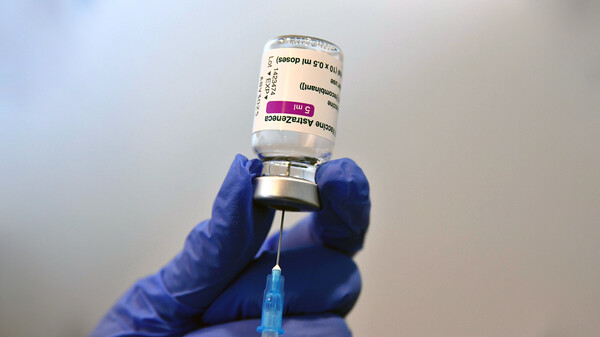 Nach Impfstopp: Gesundheitspersonal besser gestaffelt impfen?