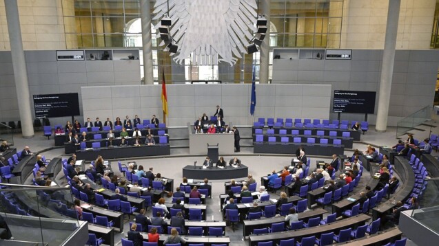 Am Freitag wird die Arzneimittelversorgung Thema im Bundestag sein. (Foto: imago images / Future Image)