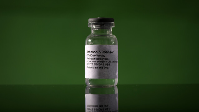 Janssen-Cilag, eine Johnson &amp; Johnson Tochter, hat die bedingte EU-Zulassung für seinen vektorbasierten COVID-19-Impfstoff Ad26.COV2.S beantragt. (Foto: picture alliance / M.i.S.-Sportpressefoto | MiS)
