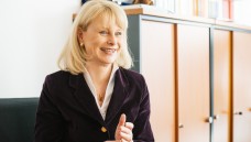 Die neue gesundheitspolitische Sprecherin der Unionsfraktion, Karin Maag, will das Honorar-Gutachten des BMWi nicht von sich aus aufgreifen, um die Vergütung der Apotheker zu reformieren. (Foto: Külker)