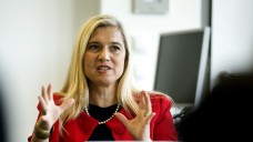 Apotheken unbedingt erhalten: Bayerns Gesundheitsministerin Melanie Huml (CSU) setzt sich weiterhin für das Rx-Versandverbot ein. (Foto: dpa)