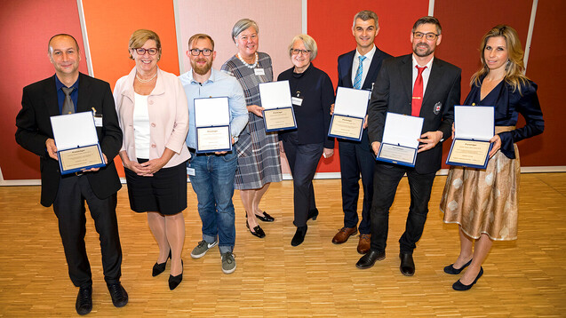 Die Preisträger des Österreichischen Patientensicherheits-Award kamen aus vier Kategorien – drei der sechs prämierten Projekte befassen sich mit der Arzneimitteltherapiesicherheit. &nbsp;(b/Foto: Rüdiger Ettl)