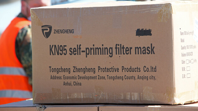 Auch viele Apotheker kaufen Schutzausrüstung wie Atemschutzmasken derzeit vermehrt direkt in China ein. Was muss dabei beachtet werden? (x/Foto: imago images / Trotzki)