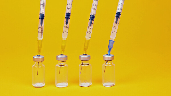 Vorerst nur Risikogruppen mit an Omikron BA.1 angepassten Corona-Impfstoffen impfen