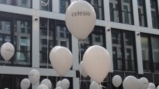 Celesio hat eine neue Adresse. Zum heutigen Einzug in die neugebaute Zentrale haben die rund 400 Mitarbeiter ebensoviele Luftballons in den Stuttgarter Himmel steigen lassen. (Foto: wes)
