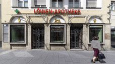 Auch Ulms älteste Apotheke, die Löwen-Apotheke am Münster, ist mittlerweile geschlossen. (Foto: imago images / Arnulf Hettrich)
