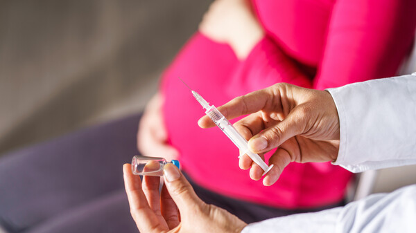 Keine generelle COVID-19-Impfung von Schwangeren