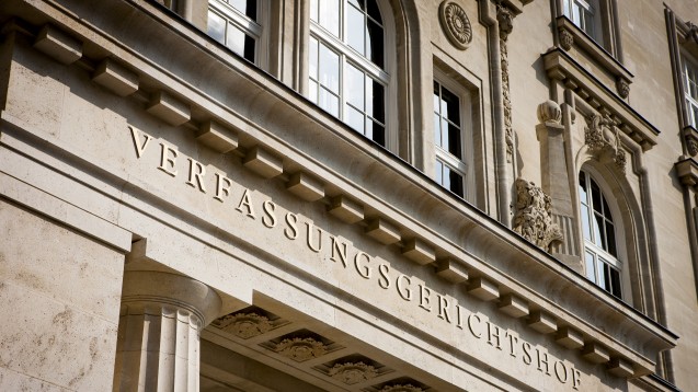 Der Verfassungsgerichtshof in Wien hat sich erneut nicht im Detail mit der Frage befasst, ob der Apothekenvorbehalt für rezeptfreie Arzneimittel mit dem österreichischen Verfassungsrecht vereinbar ist. (Foto: VfGH / Achim Bieniek)