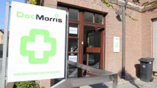 Erstmal wieder zu: Das Landgericht Mosbach hat die sofortige Schließung des DocMorris-Arzneimittel-Automaten in Hüffenhardt angeordnet. (Foto: diz)