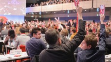 Auf dem SPD-Parteitag in Bonn haben sich 56 Prozent der Delegierten für Koalitionsverhandlungen mit der Union ausgesprochen. (Foto: dpa)