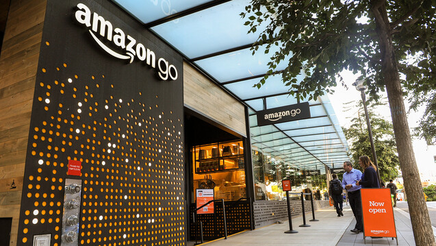 Bald auch in Deutschland? Eines der „Amazon Go“-Geschäfte, die ohne Kassen auskommen in Seattle, USA. (Foto: Andrej Sokolow / dpa)