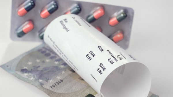 Bei drei von vier Arzneimitteln zahlen Patienten in der Apotheke
zu