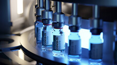 Covifenz&nbsp;von Medicago Inc. ist bislang nur in Kanada zugelassen und zählt zu den „Virus like nanoparticles“. Skycovion zählt zu den Protein-Nano-Partikel-Impfstoffen, die EMA prüft jetzt seine Zulassung. Welche Nano-Partikel-Impfstoffe gibt es noch? (b/Foto: James Thew / AdobeStock)