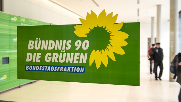 Umfassendes Digitalisierungskonzept: Einige Abgeordnete aus der Grünen-Bundestagsfraktion fordern, dass Apotheker stärker in den Medikationsplan eingebunden werden. (Foto: Külker)