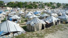 Viele Menschen in Haiti leben seit dem schweren Erdbeben 2010 in Zeltstädten. (Foto: AoG)