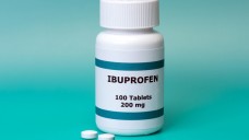 Die Produktinformationen von Ibuprofen-haltigen Präparaten werden hinsichtlich des kardiovaskulären Risikos aktualisiert. (Bild: Sherry Young/Fotolia)