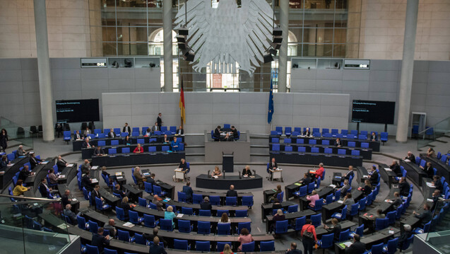 Der Bundestag hat das zweite Bevölkerungsschutzgesetz beschlossen. (Foto: imago images / Spicker)