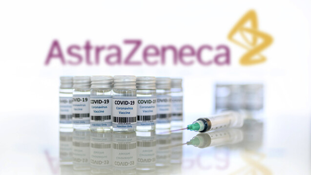 Nach Biontech/Pfizer kündigt auch AstraZeneca an, seinen COVID-19-Impfstoff nicht wie vertraglich vereinbart liefern zu können. Die EU-Kommission ist sauer. (Foto: imago images / Future Image)&nbsp;