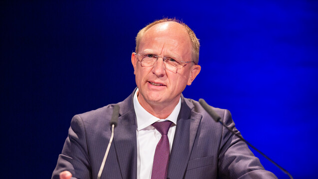 BAH-Vorstandsvorsitzender Jörg Wieczorek: Das
Ziel des BAH ist, die Vor-Ort-Apotheke mit all ihren einzigartigen
Kompetenzen nicht nur zu erhalten, sondern zu stärken – und zwar flächendeckend. (c / Foto: A. Schelbert) 