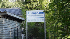 Dem in Mahlow ansässigen Pharmahändler Lunapharm sind weiterhin die Hände gebunden. (c / Foto: DAZ.online)