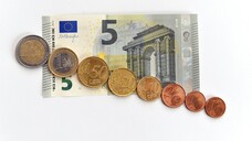 Der Mindestlohn liegt derzeit bei 8,84 Euro, könnte aber 2019 auf 9,19 Euro steigen. (Foto: Imago)