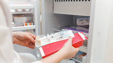 Die ABDA informiert in einem neuen Faktenblatt zur Kühllagerung von Arzneimitteln. (m / Foto: EdNurg / stock.adobe.com)