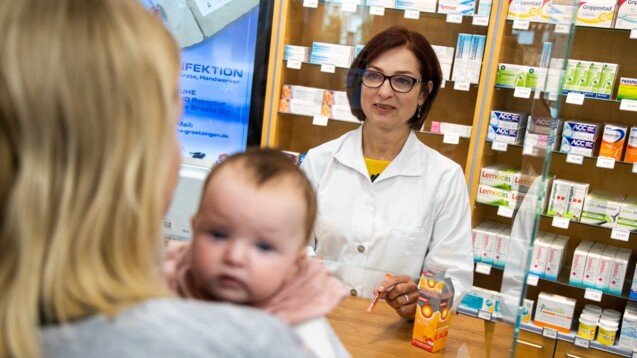 Rund 46 Prozent der Haushalte mit mindestens drei Personen klagten über Probleme beim Arzneimittel-Kauf. (Foto: Schelbert / DAZ)