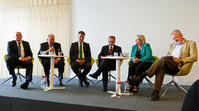 Polit-Diskussion beim 52. DAV-Wirtschaftsforum in Berlin. (Foto: DAZ)