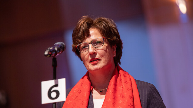 Ursula Funke, Präsidentin der Landesapothekerkammer Hessen, kritisiert die ABDA für ihre Kommunikation im Zusammenhang mit den digitalen Impfzertifikaten aus den Apotheken. (c / Foto: Schelbert)