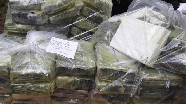 Allein 100 Tonnen Kokain sollen im vergangenen Jahr in der EU beschlagnahmt worden sein. Auf dem Bild ist Kokain zu sehen, das in der Ukraine sichergestellt wurde. (Foto: imago images / ZUMA Press)