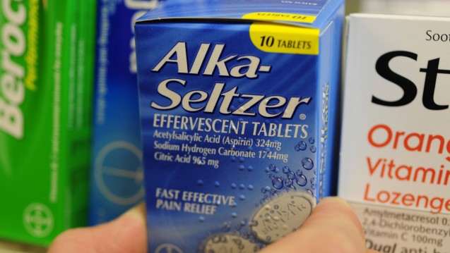Der Pharmakonzern Bayer ruft in den USA das ASS-haltige Alka Seltzer zurück, weil Packungen falsch beschrittet worden waren. (Foto: Imago)