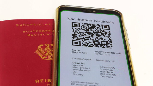 Mithilfe des digitalen Impfzertifikats soll in diesem Sommer das Reisen innerhalb Europas vereinfacht werden. (c / Foto: IMAGO / U. J. Alexander)&nbsp;