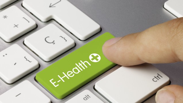 Die Mehrheit der DAZ.online-Umfrage-Teilnehmer plädiert für einen offensiven Umgang mit E-Health. (Foto: momius/Fotolia)