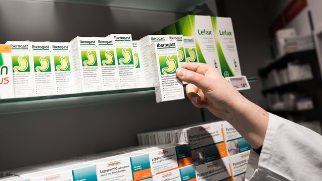 Der Pharmakonzern Bayer knickt ein: Um einem Sofortvollzug des BfArM aus dem Weg zu gehen, ändert der Konzern die Fachinformationen von Iberogast jetzt doch freiwillig. (m / Foto: Imago)