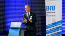 Präsident des Bundesverbands der Freien Berufe (BFB)&nbsp;und ehemaliger ABDA-Chef Apotheker Friedemann Schmidt.&nbsp;(Foto: BFB / Henning Schacht)