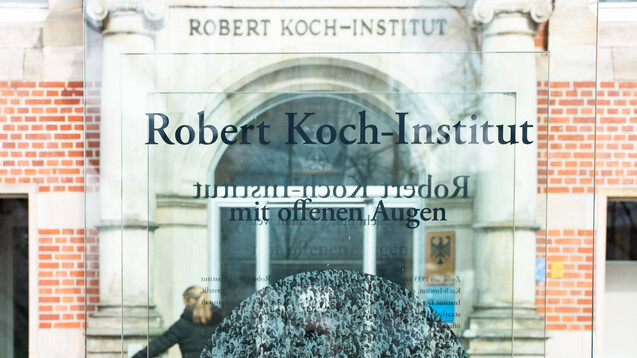 Das Robert Koch-Institut in Berlin ist in Deutschland für die Risikobewertung des neuen Coronavirus zuständig. (Foto: imago images / Eibner)