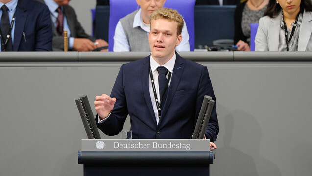 Der 19-jährige Pharmaziestudent und CDU-Mitglied Benedikt Bühler will es nicht auf sich sitzen lassen, dass sich die CDU vom Rx-Versandverbot trennt. ( j / Foto: Deutscher Bundestag)