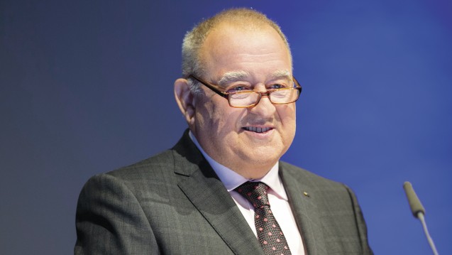 Fritz Becker, Chef des LAV-Baden-Württemberg, verteidigt die Apothekenpflicht für Homöopathika und Phytopharma. (Foto: Schelbert)