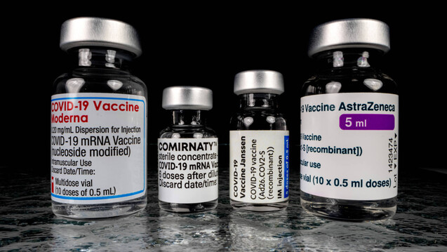 Links die Impfstoffe der Wahl zum Boostern, rechts die „Außenseiter“. (Foto: IMAGO / Beautiful Sports)